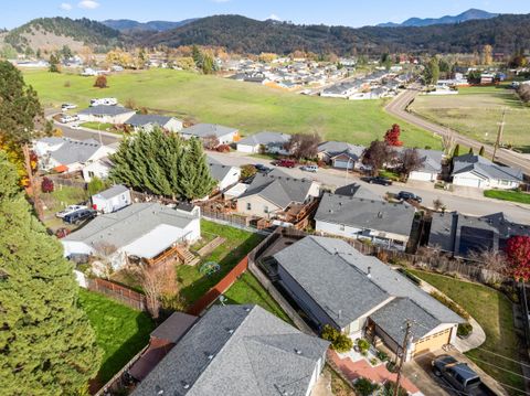 Tiny photo for 380 Sunnyside Drive, Winston, OR 97496 (MLS # 220212122)