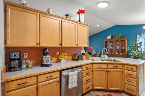 Tiny photo for 380 Sunnyside Drive, Winston, OR 97496 (MLS # 220212122)