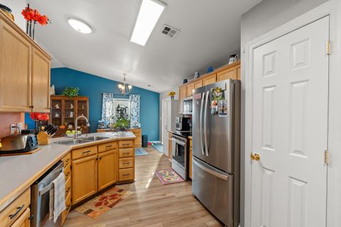 Tiny photo for 380 Sunnyside Drive, Winston, OR 97496 (MLS # 220212122)