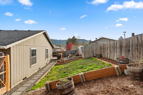 Tiny photo for 380 Sunnyside Drive, Winston, OR 97496 (MLS # 220212122)