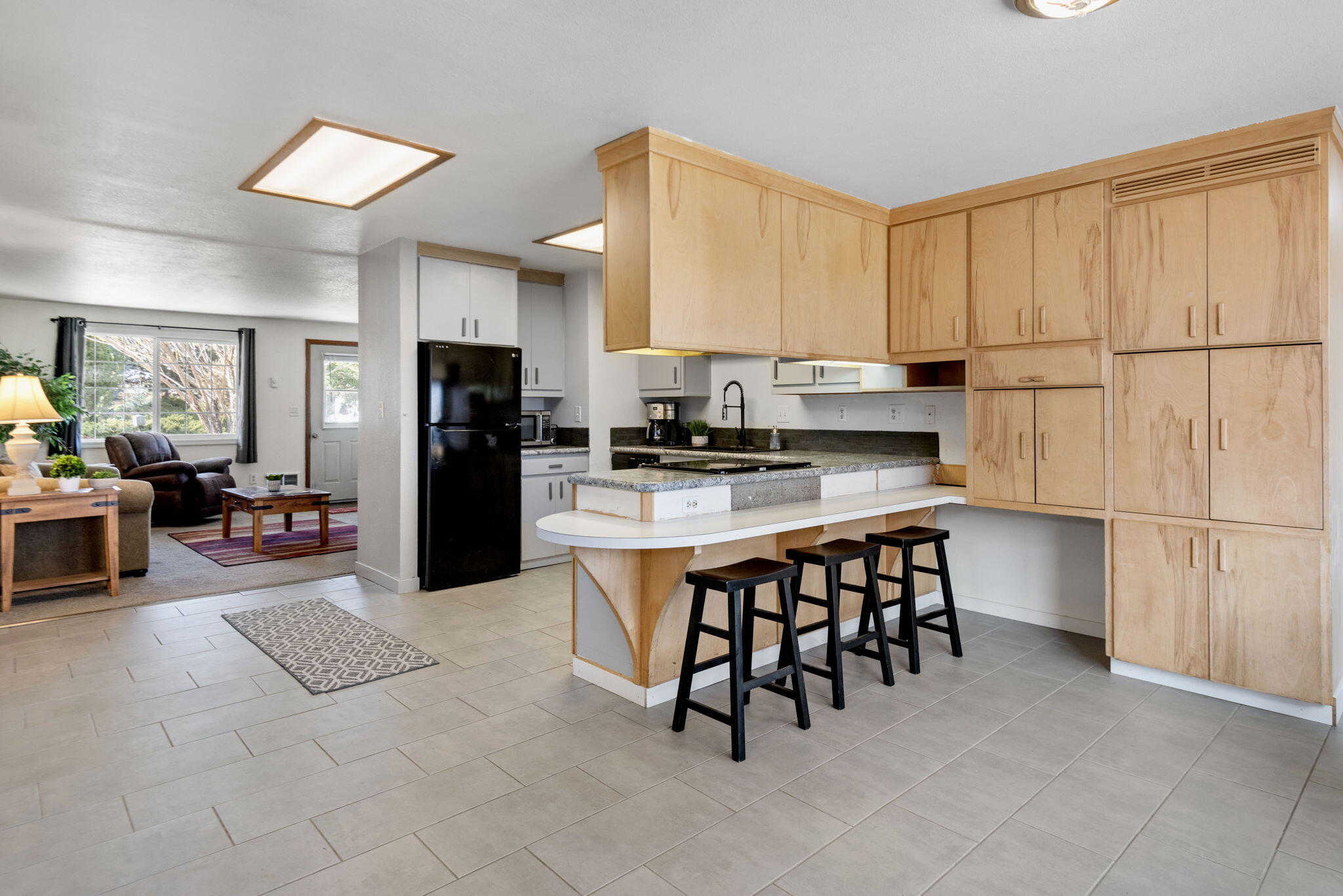 3044 SW Meadow Lane