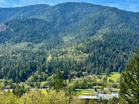 Tiny photo for 901 Manzanita Drive, Rogue River, OR 97537 (MLS # 220221320)