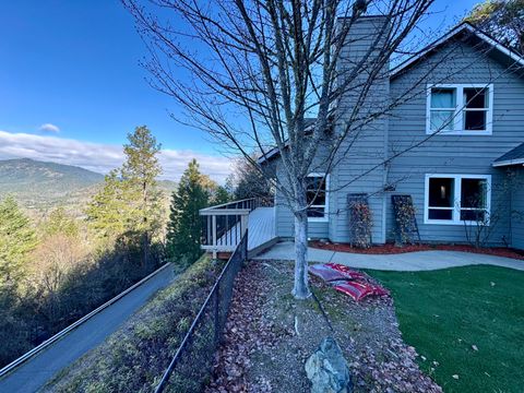 Tiny photo for 901 Manzanita Drive, Rogue River, OR 97537 (MLS # 220221320)
