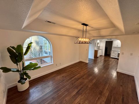 Tiny photo for 901 Manzanita Drive, Rogue River, OR 97537 (MLS # 220221320)