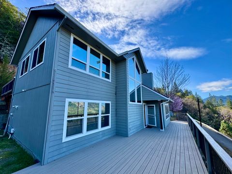 Tiny photo for 901 Manzanita Drive, Rogue River, OR 97537 (MLS # 220221320)