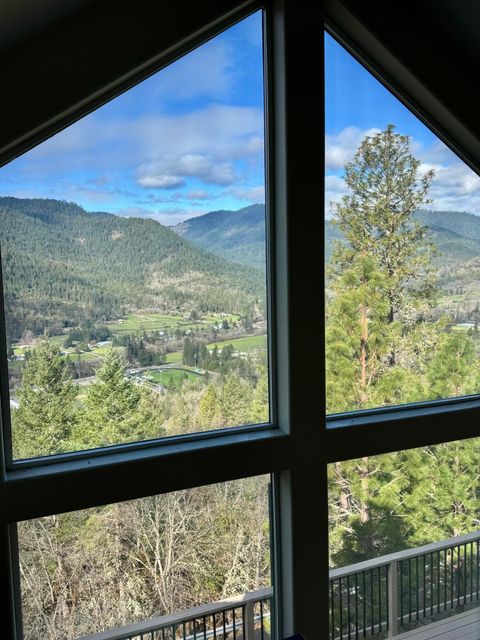 Tiny photo for 901 Manzanita Drive, Rogue River, OR 97537 (MLS # 220221320)