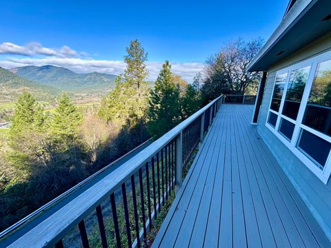 Tiny photo for 901 Manzanita Drive, Rogue River, OR 97537 (MLS # 220221320)