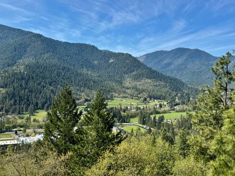 Tiny photo for 901 Manzanita Drive, Rogue River, OR 97537 (MLS # 220221320)