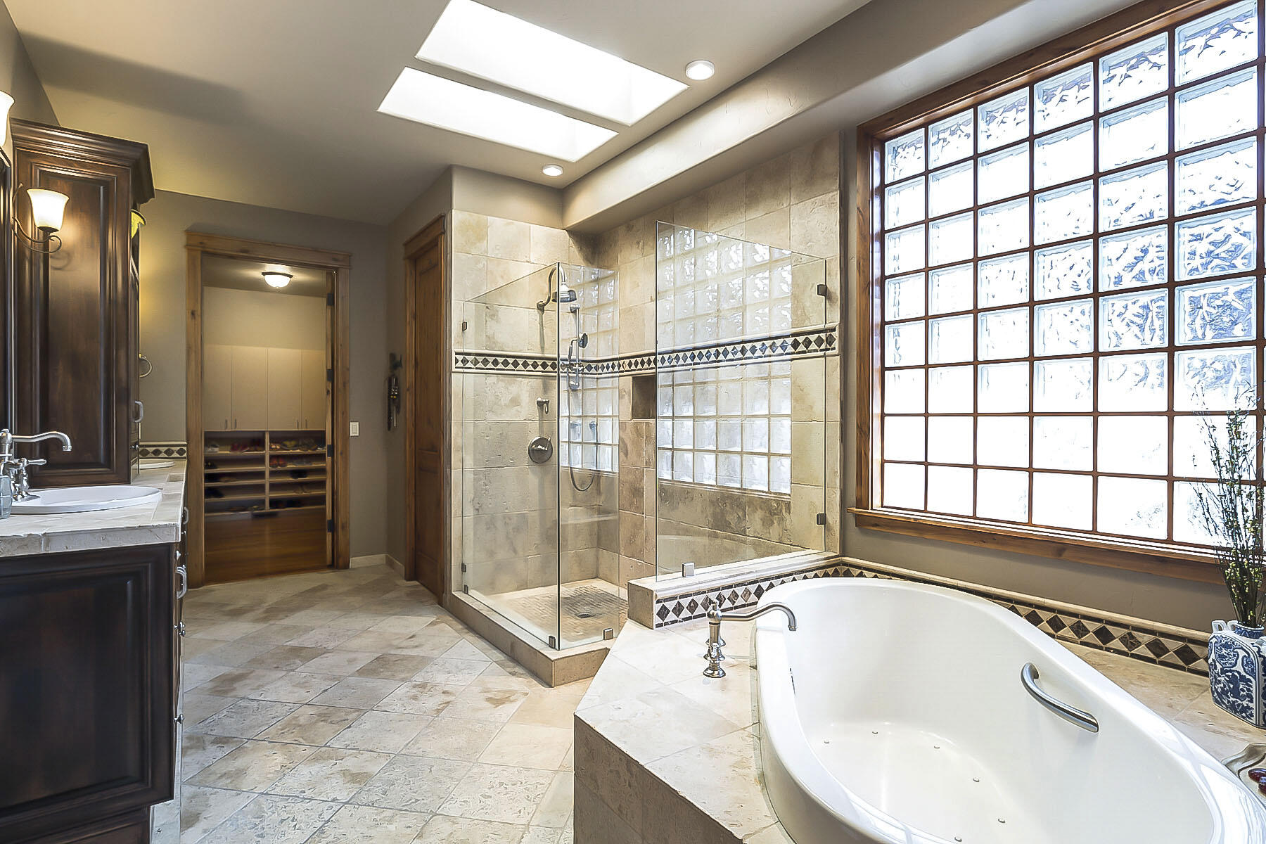 Broken Top - Residential