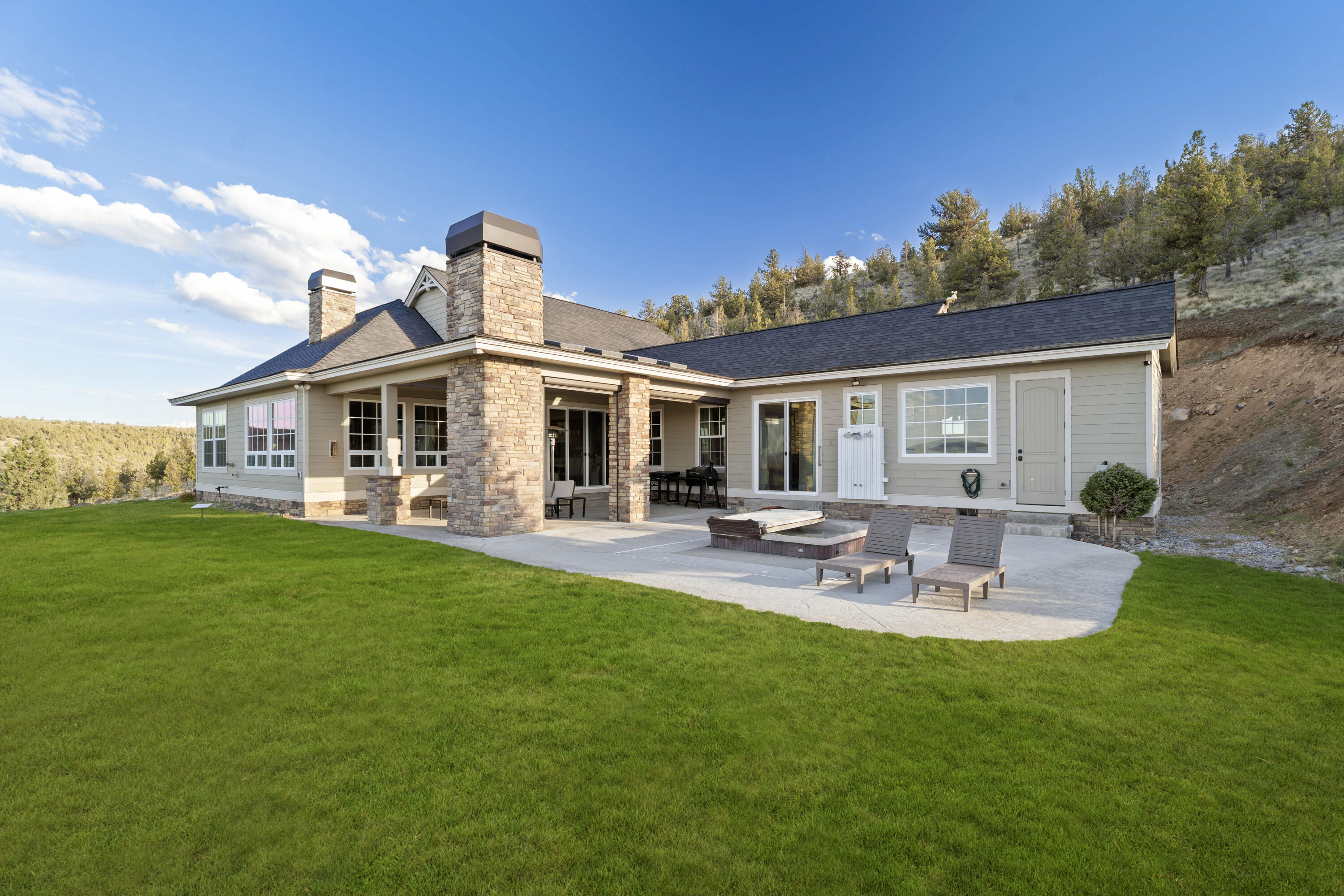 7579 SE Night Hawk Court