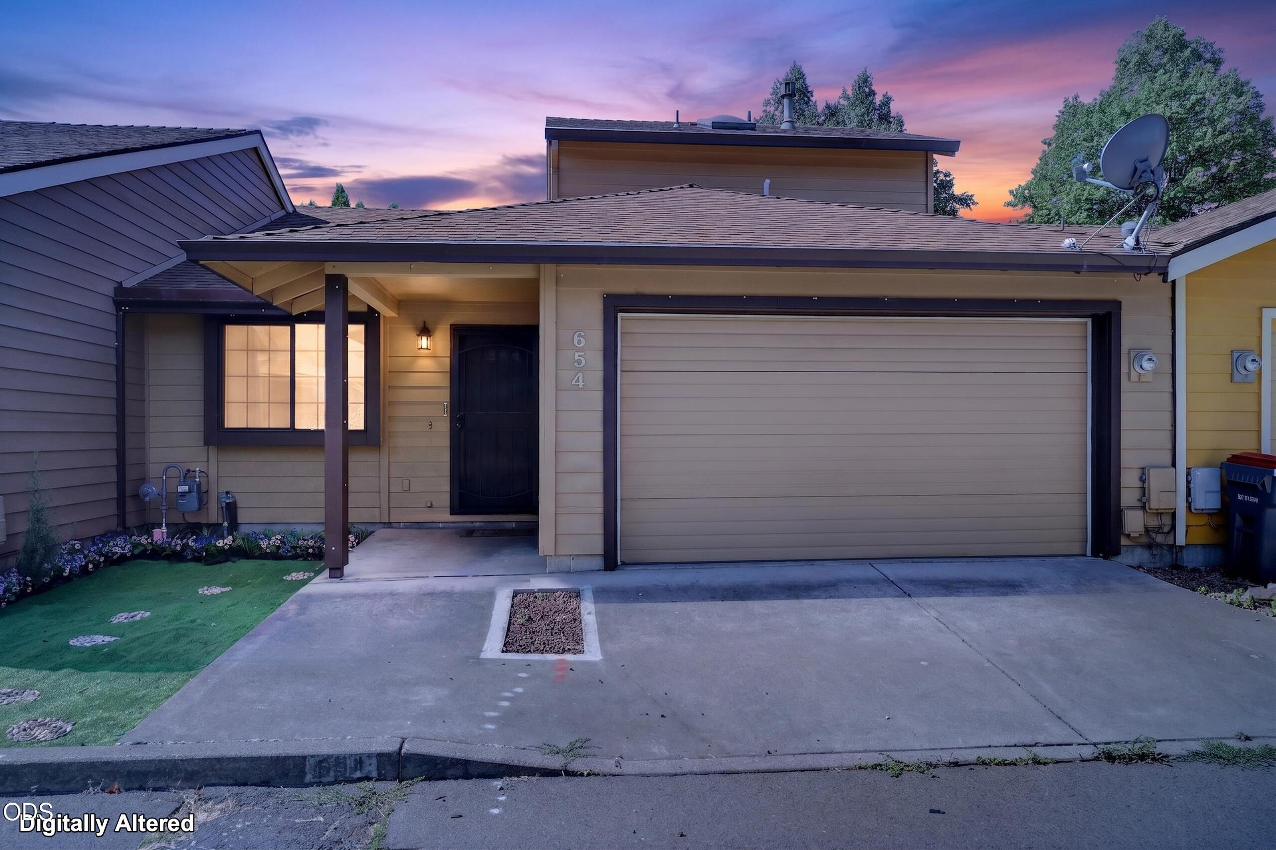 Photo 1 of 25 — 654 Golden Lane, Medford, OR 97504