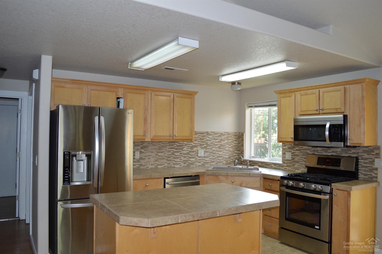 Larkspur - Residential Income