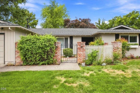 Tiny photo for 2905 El Dorado Drive, Medford, OR 97504 (MLS # 220226739)