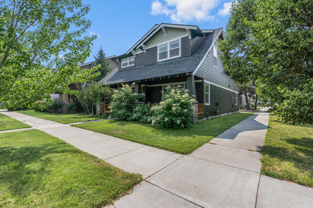 2727 NE Great Horned Place