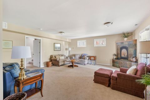 Tiny photo for 719 Widgeon Road, Redmond, OR 97756 (MLS # 220219270)