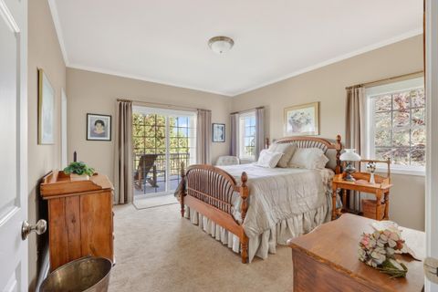 Tiny photo for 719 Widgeon Road, Redmond, OR 97756 (MLS # 220219270)