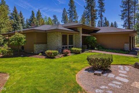 Tiny photo for 57944 Bunker Lane #4, Sunriver, OR 97707 (MLS # 220223367)
