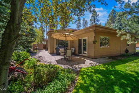 Tiny photo for 57944 Bunker Lane #4, Sunriver, OR 97707 (MLS # 220223367)