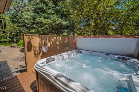 Tiny photo for 57944 Bunker Lane #4, Sunriver, OR 97707 (MLS # 220223367)