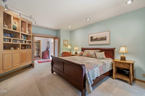 Tiny photo for 57944 Bunker Lane #4, Sunriver, OR 97707 (MLS # 220223367)