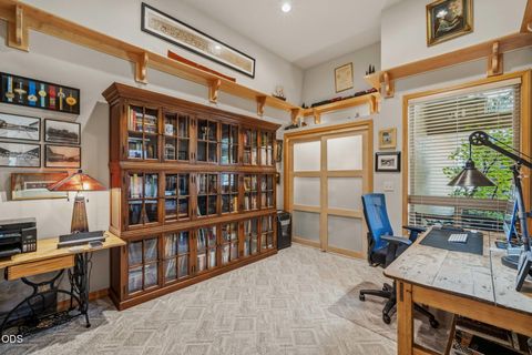 Tiny photo for 57944 Bunker Lane #4, Sunriver, OR 97707 (MLS # 220223367)