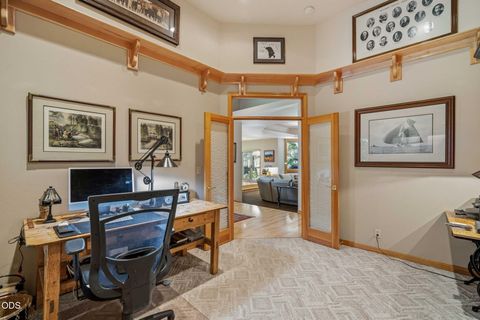 Tiny photo for 57944 Bunker Lane #4, Sunriver, OR 97707 (MLS # 220223367)
