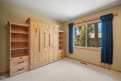 Tiny photo for 57944 Bunker Lane #4, Sunriver, OR 97707 (MLS # 220223367)