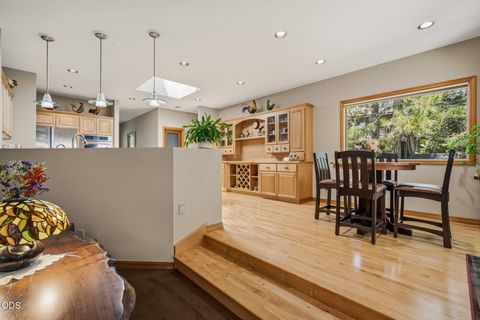 Tiny photo for 57944 Bunker Lane #4, Sunriver, OR 97707 (MLS # 220223367)