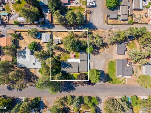 Tiny photo for 709 NE Lafayette Avenue, Bend, OR 97701 (MLS # 220224006)