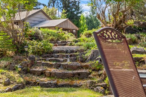 Tiny photo for 709 NE Lafayette Avenue, Bend, OR 97701 (MLS # 220224006)