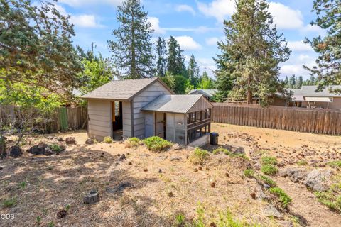 Tiny photo for 709 NE Lafayette Avenue, Bend, OR 97701 (MLS # 220224006)