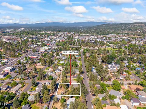 Tiny photo for 709 NE Lafayette Avenue, Bend, OR 97701 (MLS # 220224006)