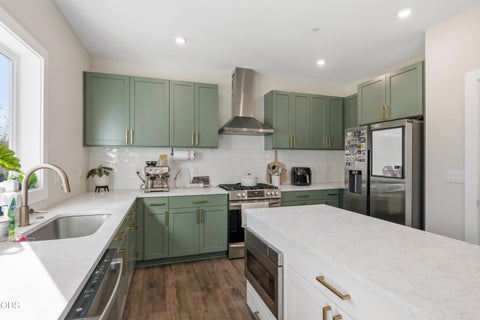 Tiny photo for 2059 SE 176th Avenue, Portland, OR 97233 (MLS # 220223489)
