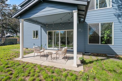 Tiny photo for 2059 SE 176th Avenue, Portland, OR 97233 (MLS # 220223489)