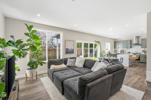 Tiny photo for 2059 SE 176th Avenue, Portland, OR 97233 (MLS # 220223489)