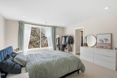 Tiny photo for 2059 SE 176th Avenue, Portland, OR 97233 (MLS # 220223489)