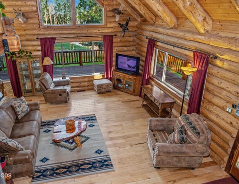 Tiny photo for 28333 Yonna Wood Road, Bonanza, OR 97623 (MLS # 220223331)