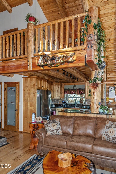 Tiny photo for 28333 Yonna Wood Road, Bonanza, OR 97623 (MLS # 220223331)