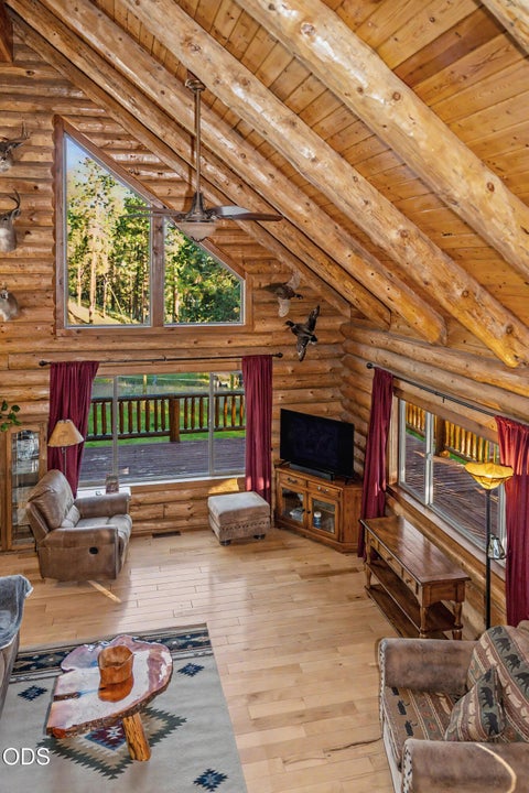 Tiny photo for 28333 Yonna Wood Road, Bonanza, OR 97623 (MLS # 220223331)