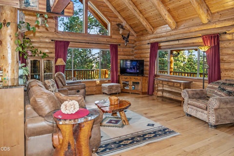 Tiny photo for 28333 Yonna Wood Road, Bonanza, OR 97623 (MLS # 220223331)