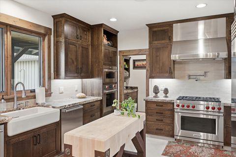 Tiny photo for 310 Pierce Road, Medford, OR 97504 (MLS # 220219835)