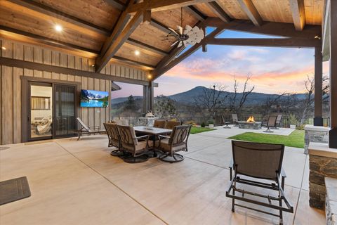 Tiny photo for 310 Pierce Road, Medford, OR 97504 (MLS # 220219835)