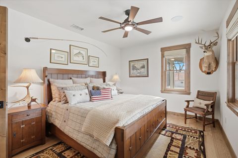 Tiny photo for 310 Pierce Road, Medford, OR 97504 (MLS # 220219835)