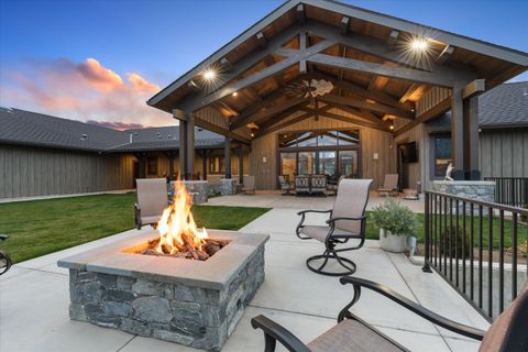 Tiny photo for 310 Pierce Road, Medford, OR 97504 (MLS # 220219835)