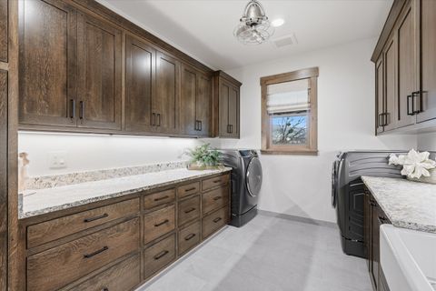 Tiny photo for 310 Pierce Road, Medford, OR 97504 (MLS # 220219835)