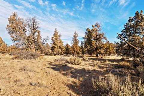 Tiny photo for 6633 NW Tetherow Road, Redmond, OR 97756 (MLS # 220213086)