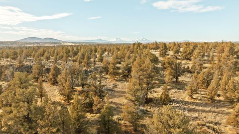 Tiny photo for 6633 NW Tetherow Road, Redmond, OR 97756 (MLS # 220213086)