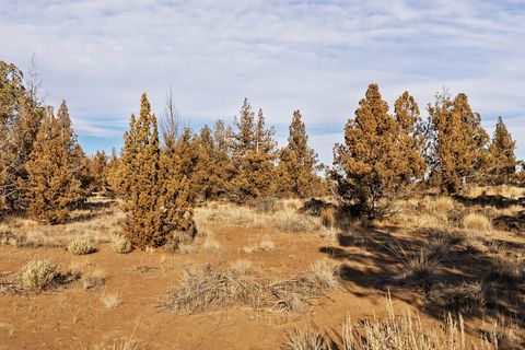 Tiny photo for 6633 NW Tetherow Road, Redmond, OR 97756 (MLS # 220213086)