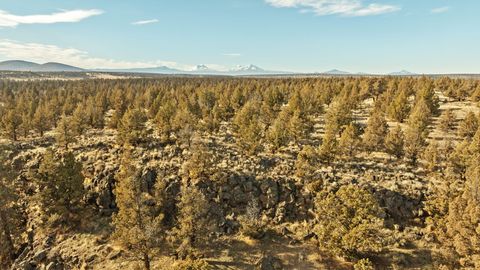 Tiny photo for 6633 NW Tetherow Road, Redmond, OR 97756 (MLS # 220213086)