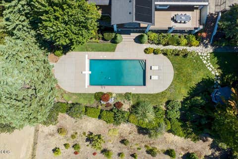 Tiny photo for 1553 Devonshire Place, Medford, OR 97504 (MLS # 220227241)